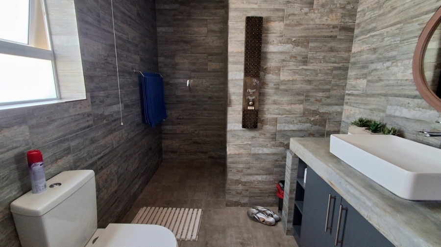 6 Bedroom Property for Sale in Stilbaai Wes Western Cape